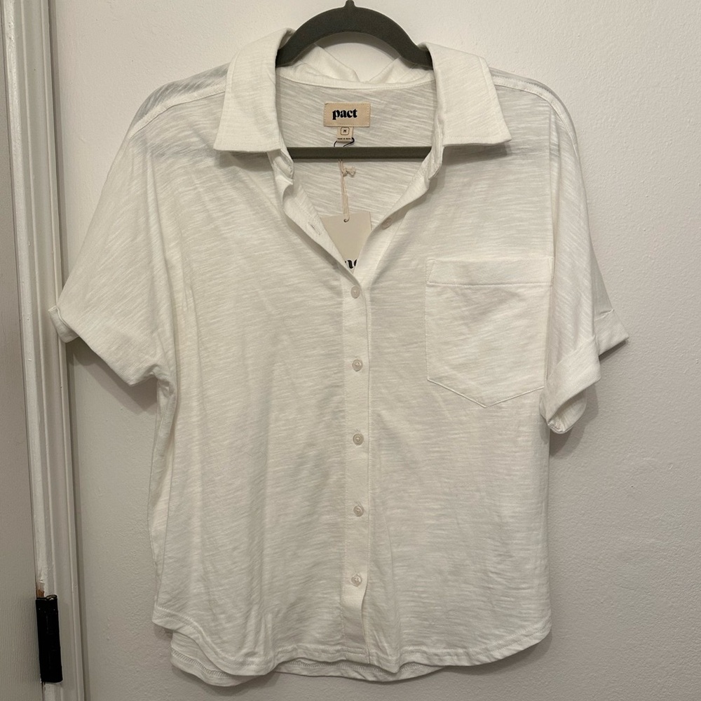 Pact Short sleeve Button down medium